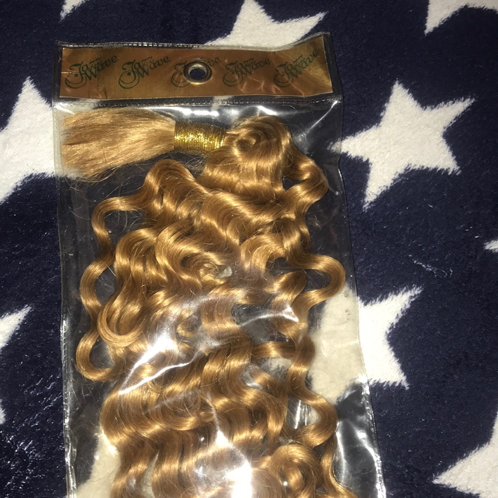 Golden hair / wig